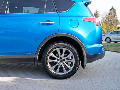 Used 2018 Toyota RAV4 Limited image 10