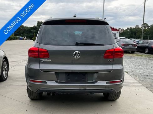 Used 2017 Volkswagen Tiguan Sport FWD image 2