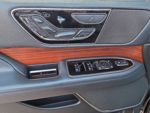Used 2024 Lincoln Navigator Reserve image 22