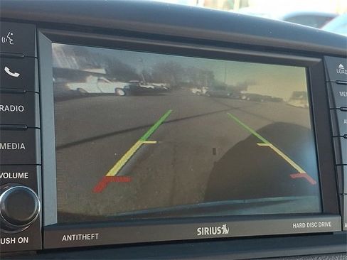 Used 2015 Chrysler Town & Country Touring image 15