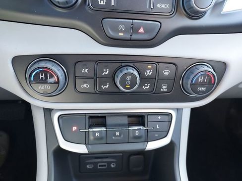 Certified 2023 GMC Terrain SLT image 17