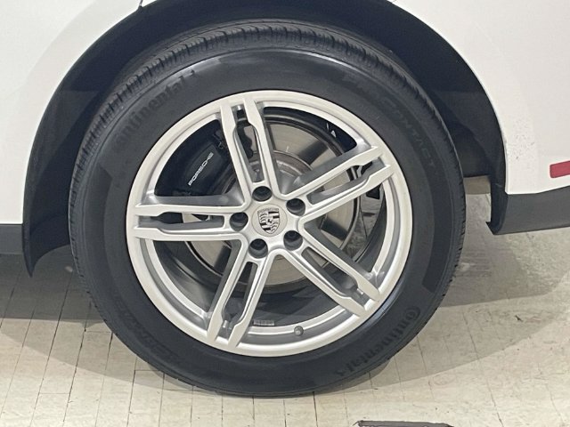 Certified 2026 Porsche Macan AWD/4WD image 14
