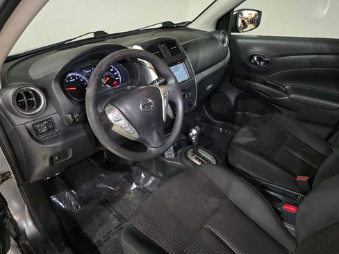 Used 2018 Nissan Versa SV image 16