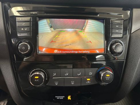Used 2022 Nissan Rogue Sport S image 10