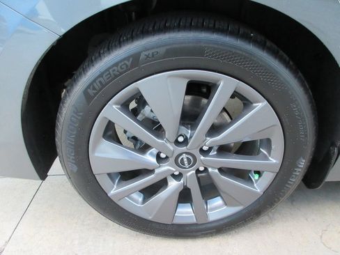 Used 2026 Nissan Sentra SL w/ Floor Mat Package FWD image 9