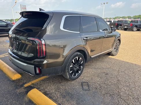 Used 2023 Kia Telluride SX Prestige AWD/4WD image 3