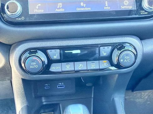 Used 2021 Nissan Kicks SR w/ SR Premium Package image 30