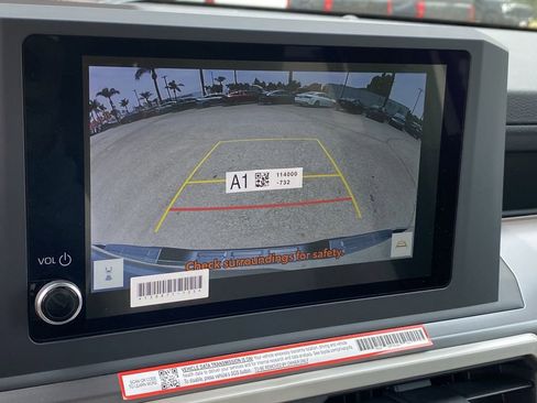Certified 2025 Toyota Tacoma SR5 AWD/4WD image 15