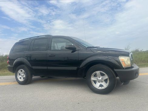 Used 2006 Dodge Durango SLT image 2