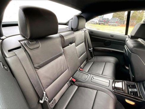 Used 2011 BMW 335i Convertible image 21