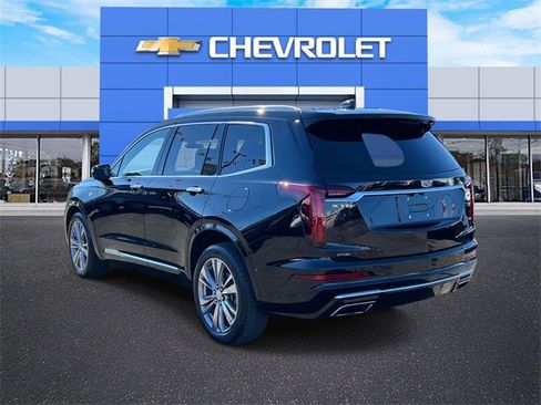 Used 2023 Cadillac XT6 Premium Luxury image 5