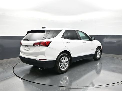 Used 2023 Chevrolet Equinox LS w/ LS Convenience Package FWD image 8