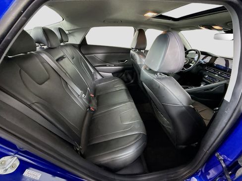 Used 2022 Hyundai Elantra Limited image 27