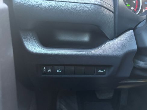 Used 2019 Toyota RAV4 XLE w/ Convenience Package image 29