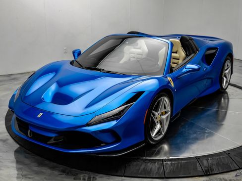 Used 2023 Ferrari F8 Tributo RWD image 8