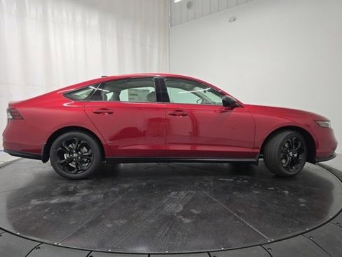 Certified 2025 Honda Accord SE image 30