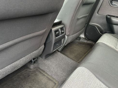 Used 2021 Nissan Rogue SV FWD image 44