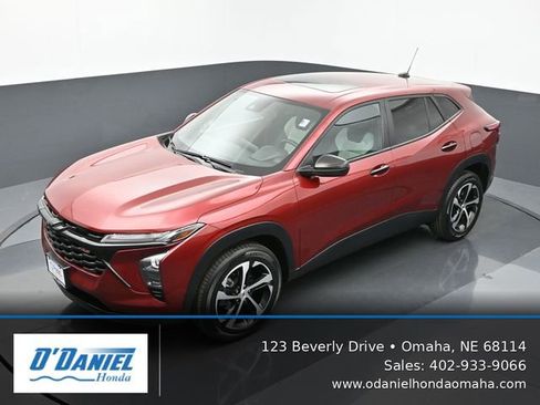 Used 2024 Chevrolet Trax RS w/ Sunroof Package FWD image 16