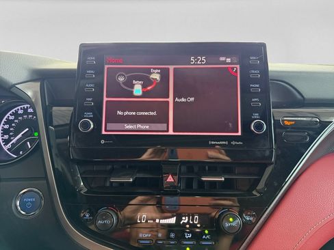 Used 2022 Toyota Camry XSE FWD image 22