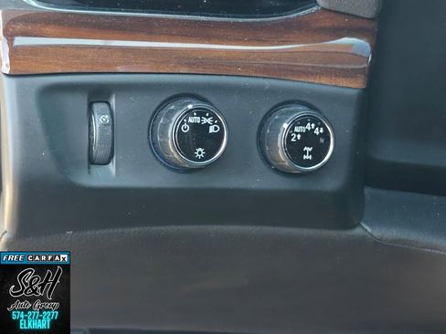 Used 2019 Cadillac Escalade Luxury AWD/4WD image 11