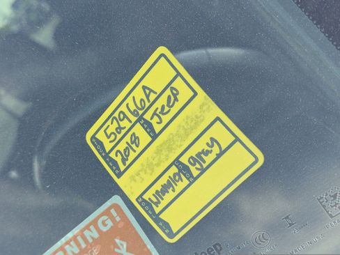 Used 2018 Jeep Wrangler Unlimited Rubicon image 31