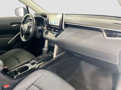 Used 2024 Toyota Corolla Cross XLE w/ Convenience Package image 30