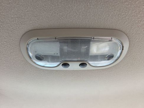 Used 2011 Chevrolet Express 1500 LS RWD image 17