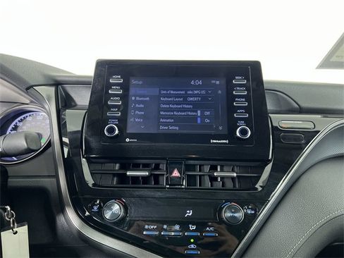 Used 2022 Toyota Camry SE image 13