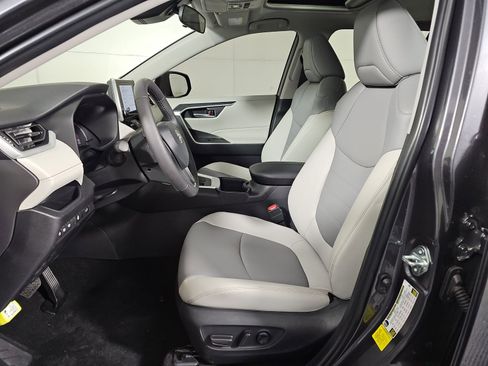 Used 2025 Toyota RAV4 XLE Premium w/ Weather Package image 7