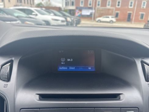 Used 2015 Ford Focus SE FWD image 21