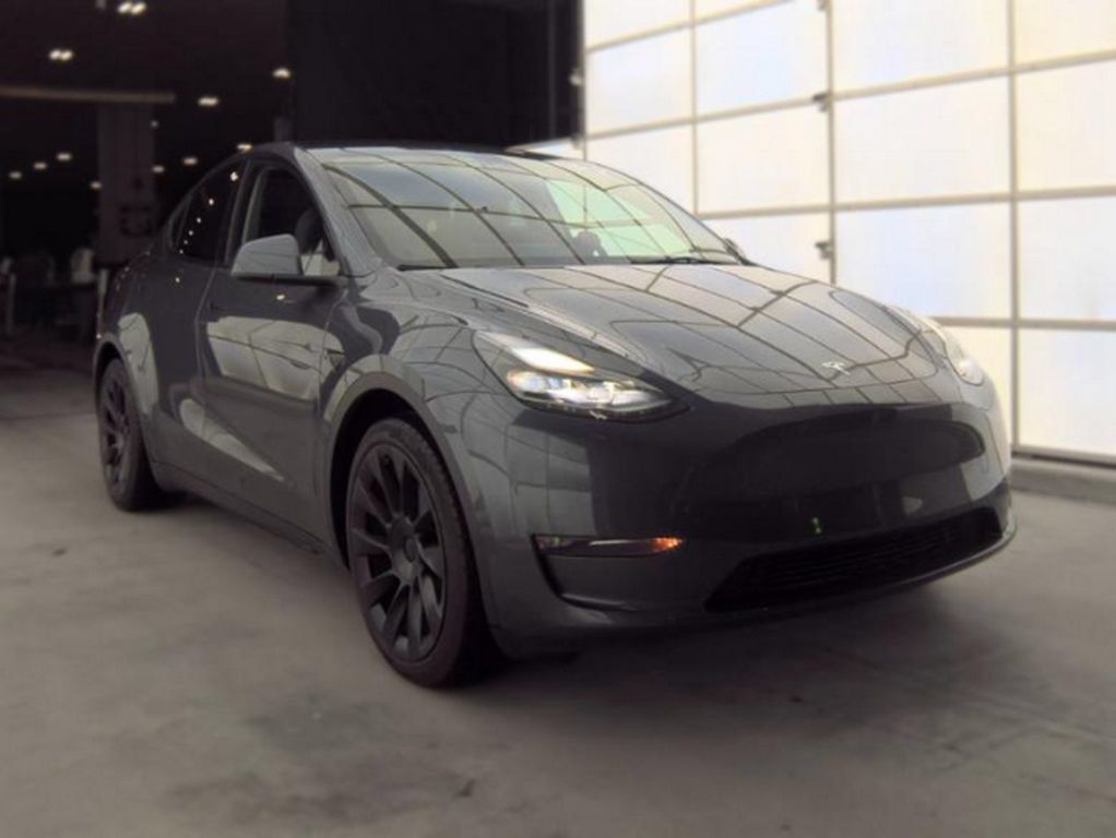 Used 2023 Tesla Model Y Long Range AWD/4WD image 4