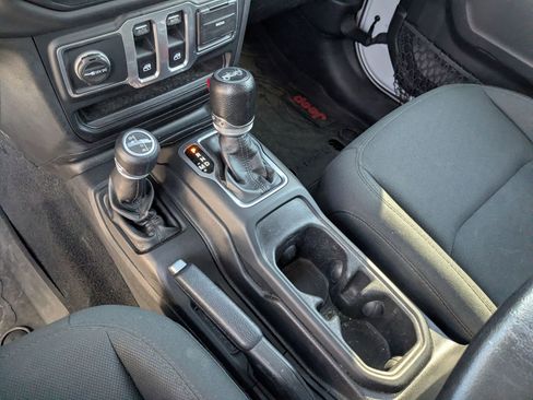 Used 2018 Jeep Wrangler Sport image 19