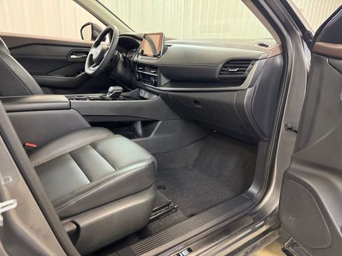 Used 2023 Nissan Rogue SV w/ SV Premium B Package AWD/4WD image 29