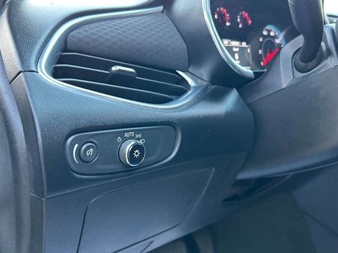 Used 2021 Chevrolet Malibu LT image 31