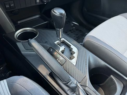 Used 2013 Toyota RAV4 XLE image 25