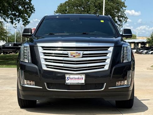 Used 2019 Cadillac Escalade ESV Platinum AWD/4WD image 2