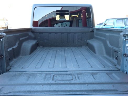 Used 2024 Jeep Gladiator Mojave w/ Technology Group image 15