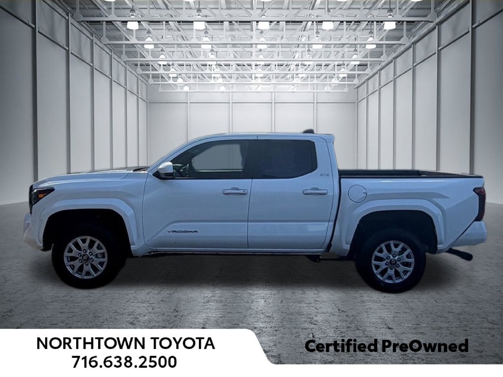 Used 2025 Toyota Tacoma SR5 AWD/4WD image 18