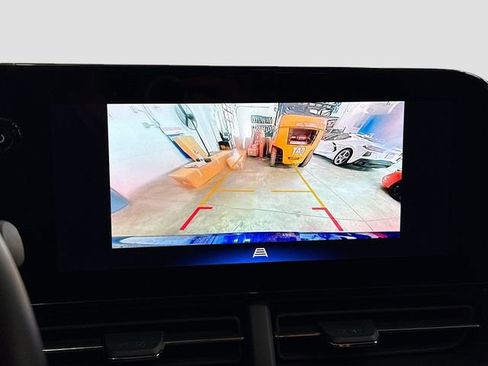 Used 2024 Chevrolet Trax LT w/ Sunroof Package image 14