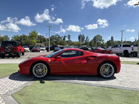 Used 2018 Ferrari 488 Spider RWD image 3