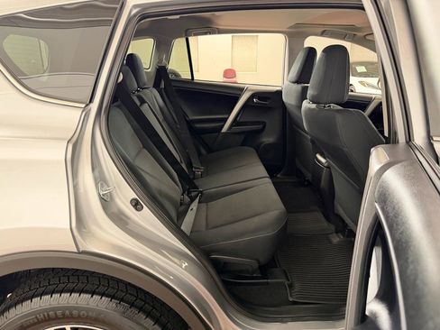 Used 2018 Toyota RAV4 XLE AWD/4WD image 29