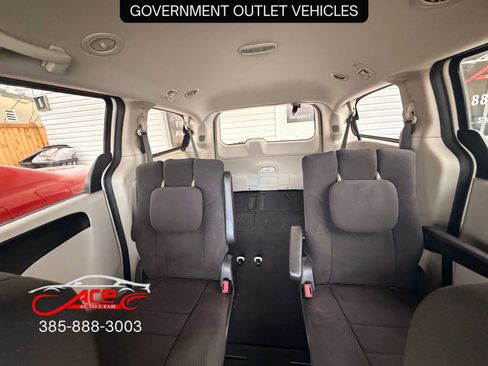 Used 2012 Dodge Grand Caravan SE image 9