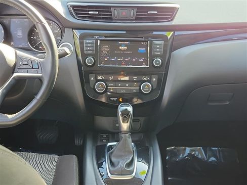 Used 2019 Nissan Rogue Sport SV w/ Technology Package FWD image 13