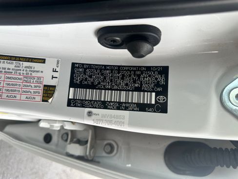 Used 2022 Toyota Prius AWD image 29