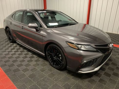 Used 2022 Toyota Camry XSE w/ Navigation Package image 5