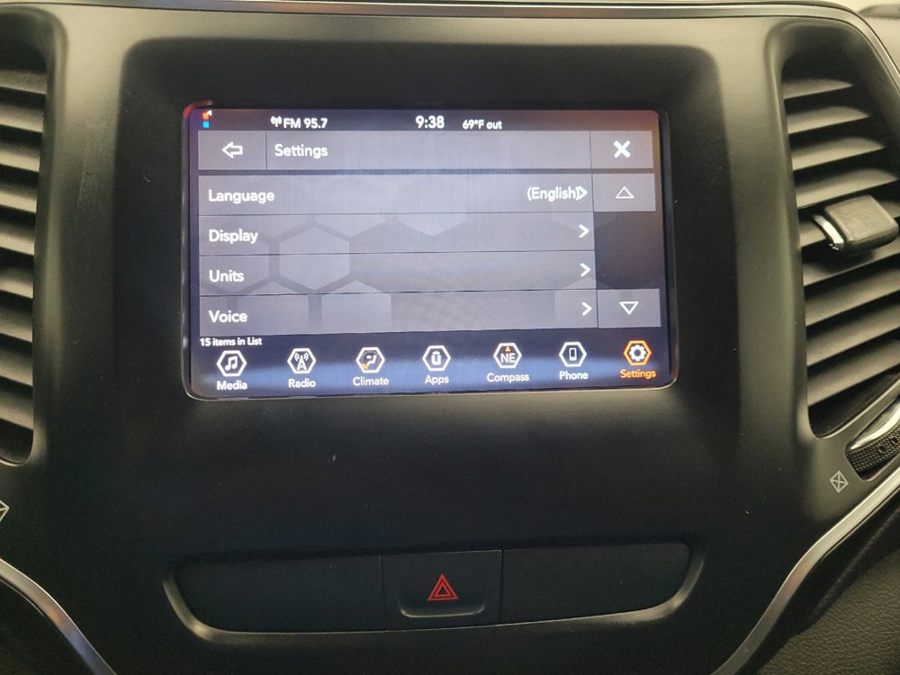 Used 2019 Jeep Cherokee Latitude Plus FWD image 25