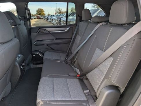 New 2026 GMC Acadia Elevation image 19