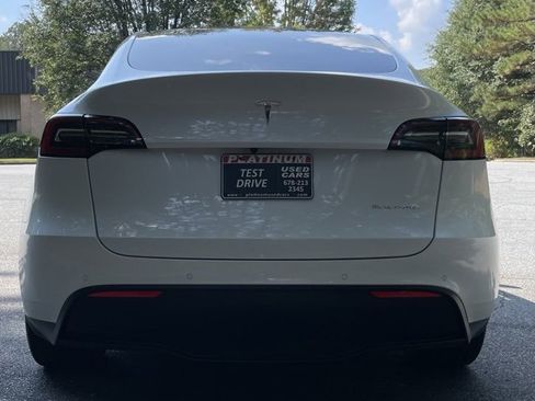 Used 2021 Tesla Model Y Long Range image 8