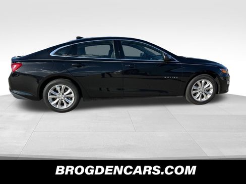 Used 2023 Chevrolet Malibu LT FWD image 2