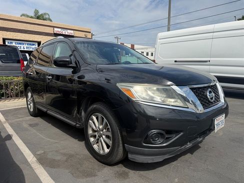 Used 2015 Nissan Pathfinder S FWD image 3